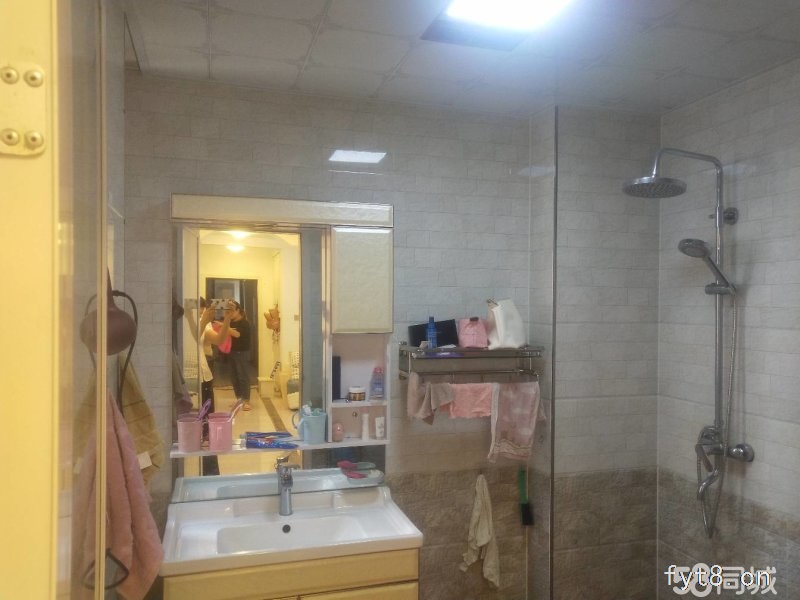 国祯精装入住不到半年 满五唯一出售 不限首付 随时看房